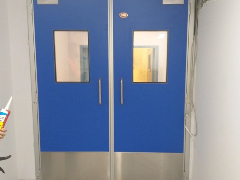 Clean room door