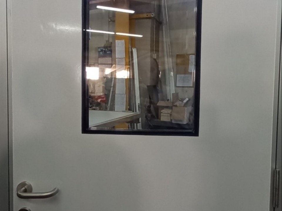 Clean room door