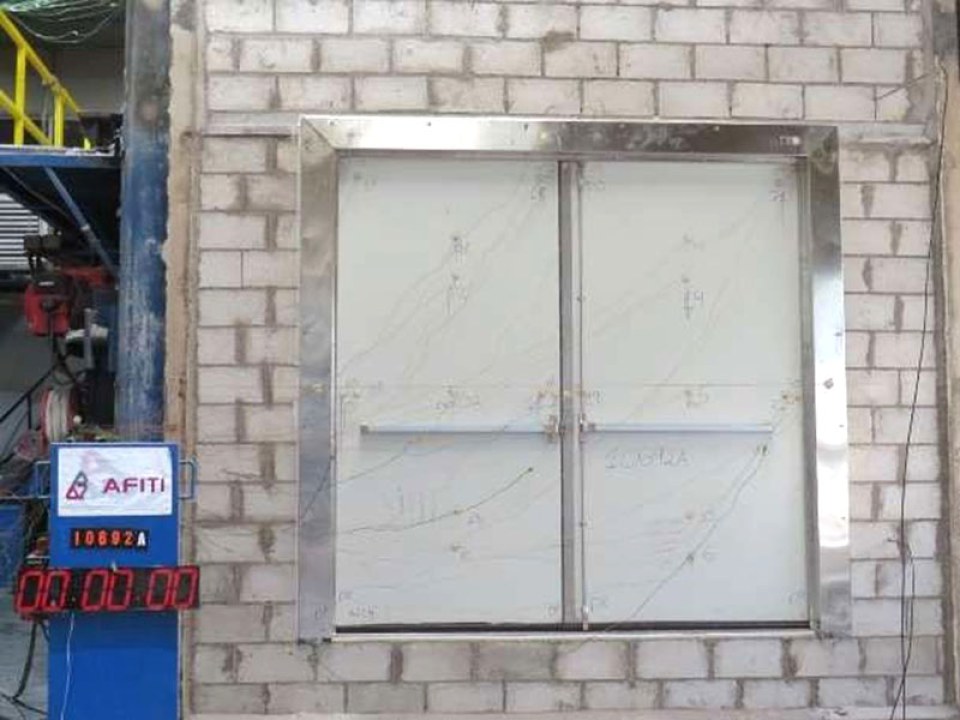 Πυράντοχη δίφυλλη πόρτα AMP για ψυκτικούς θαλάμους