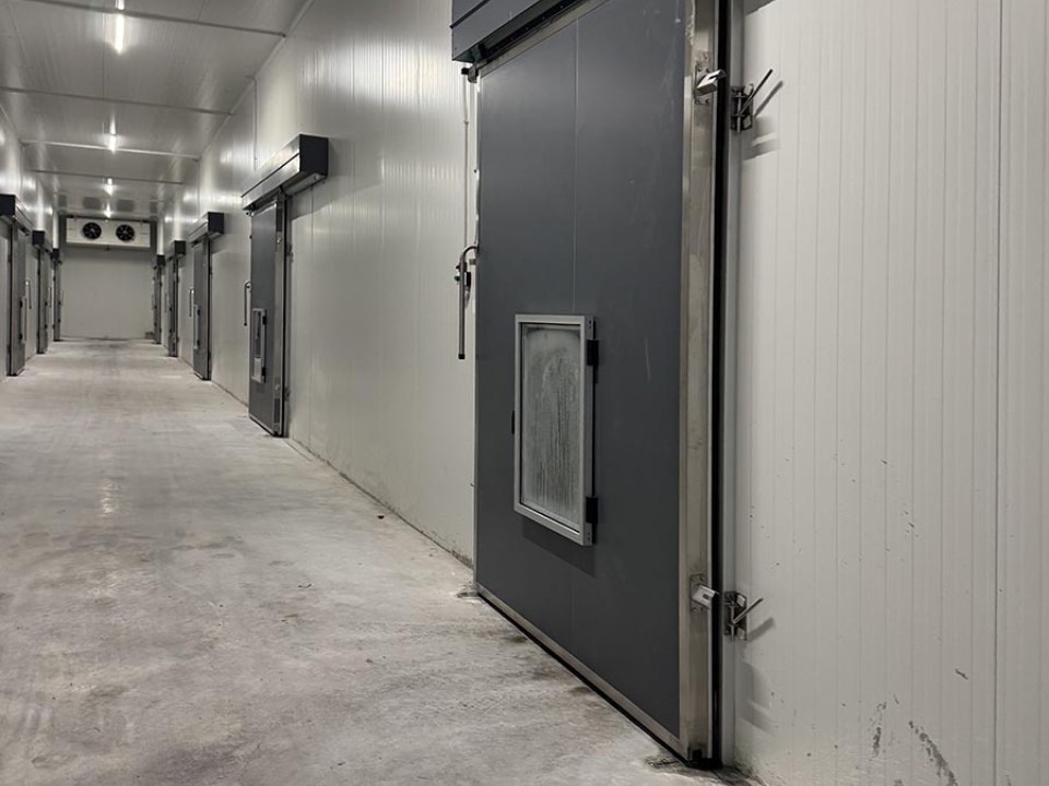 Κατασκευή & τοποθέτηση συρόμενων πορτών ελεγχόμενης ατμόσφαιρας βαρέως τύπου